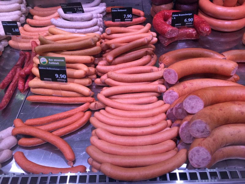 charcuterie-VERIGNON-min_sausages_meat_butchery-1069321